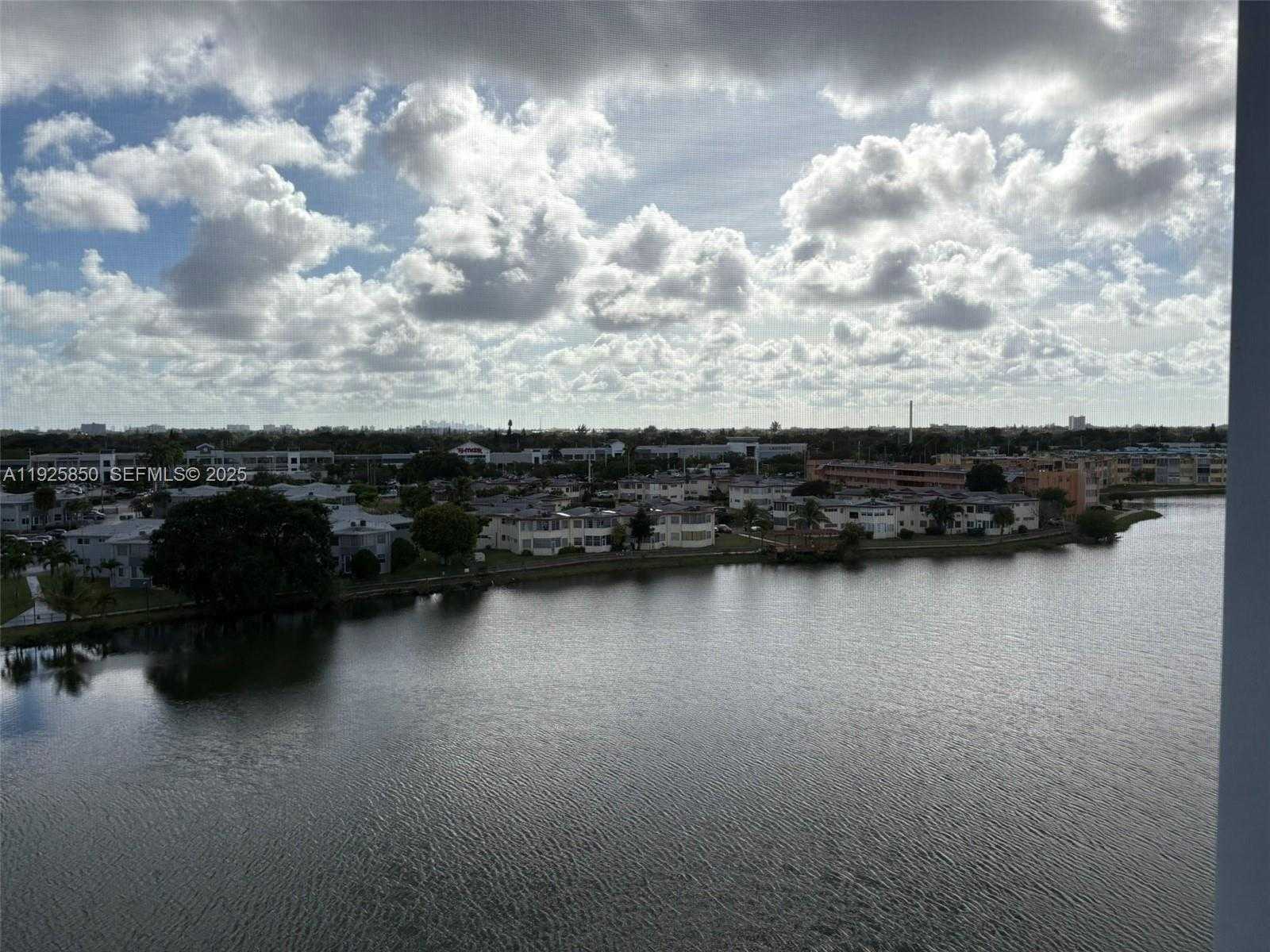 Small Image of 1750 NE 191st St, Miami, FL 33179, USA Number 6