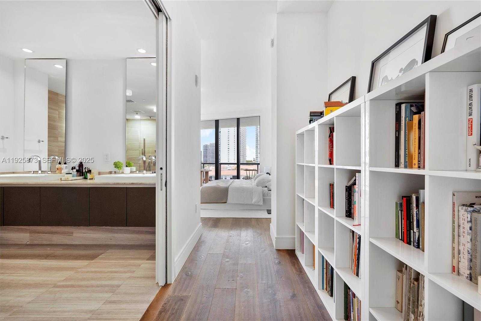 Imagen de Pequeño Objeto