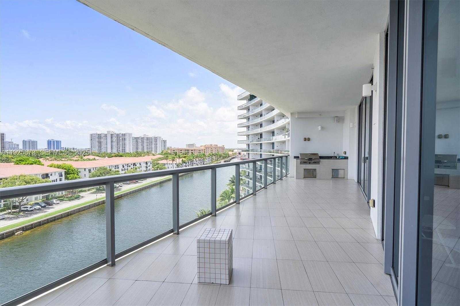 Imagen de Pequeño Objeto