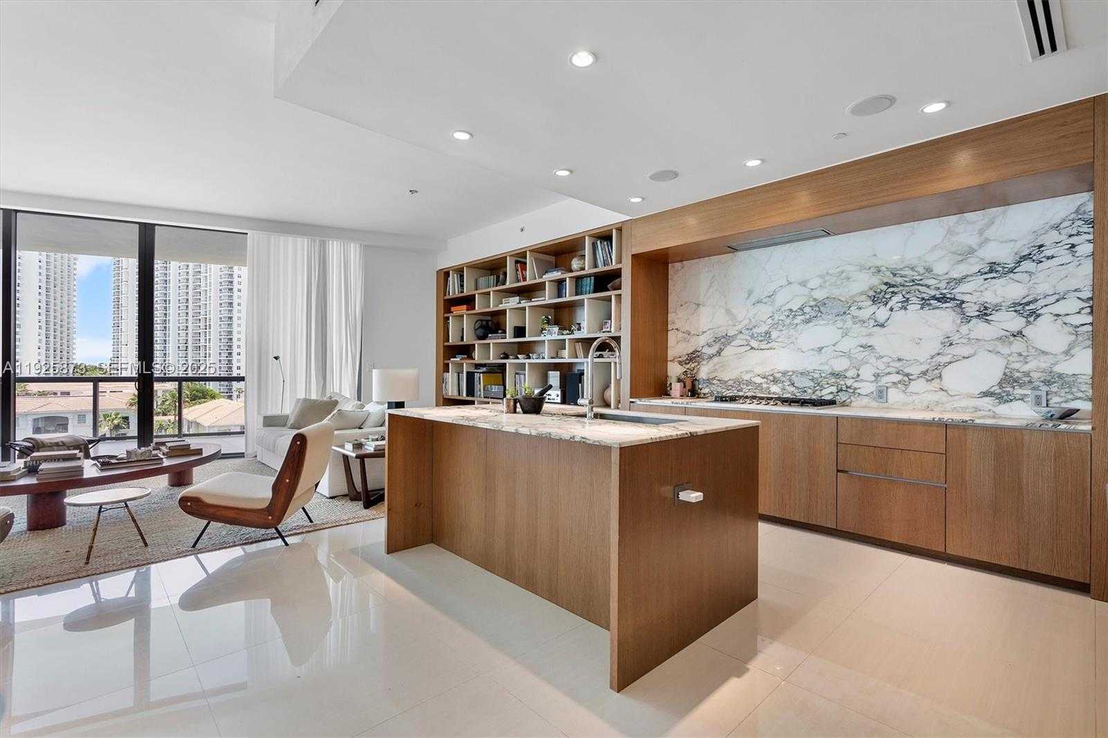 Imagen de Pequeño Objeto