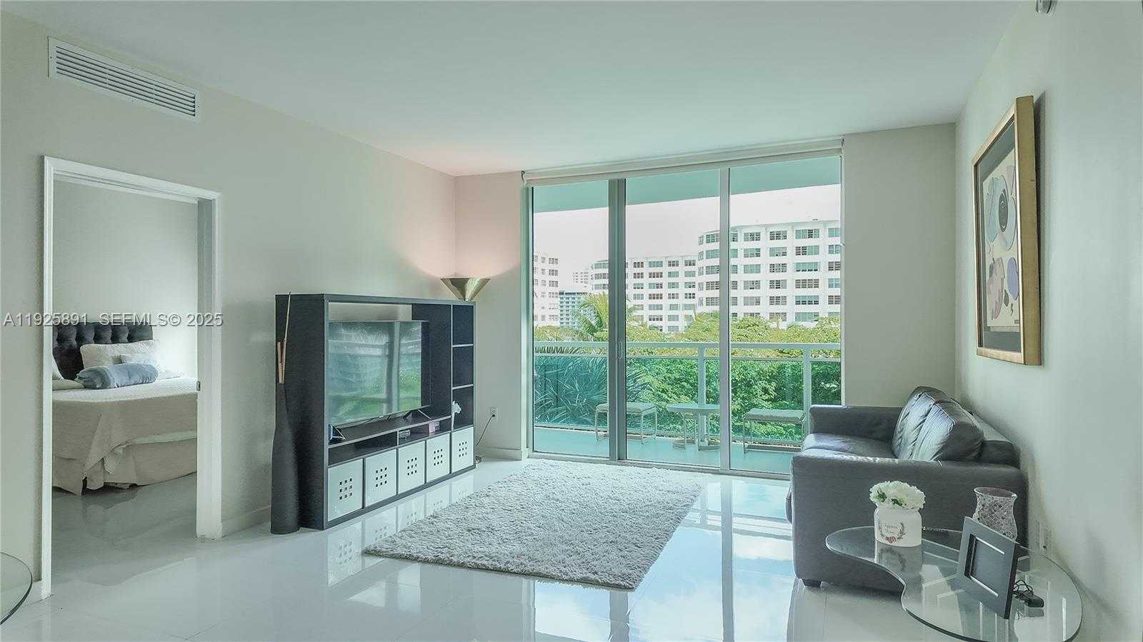 Small Image of 951 BRICKELL AVE #1206, Miami Number 4