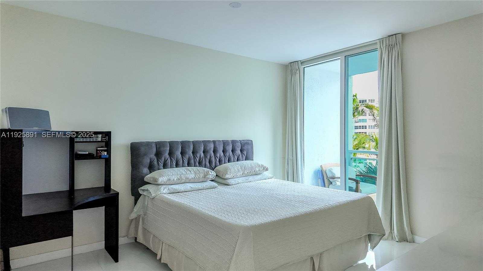 Small Image of 951 BRICKELL AVE #1206, Miami Number 8