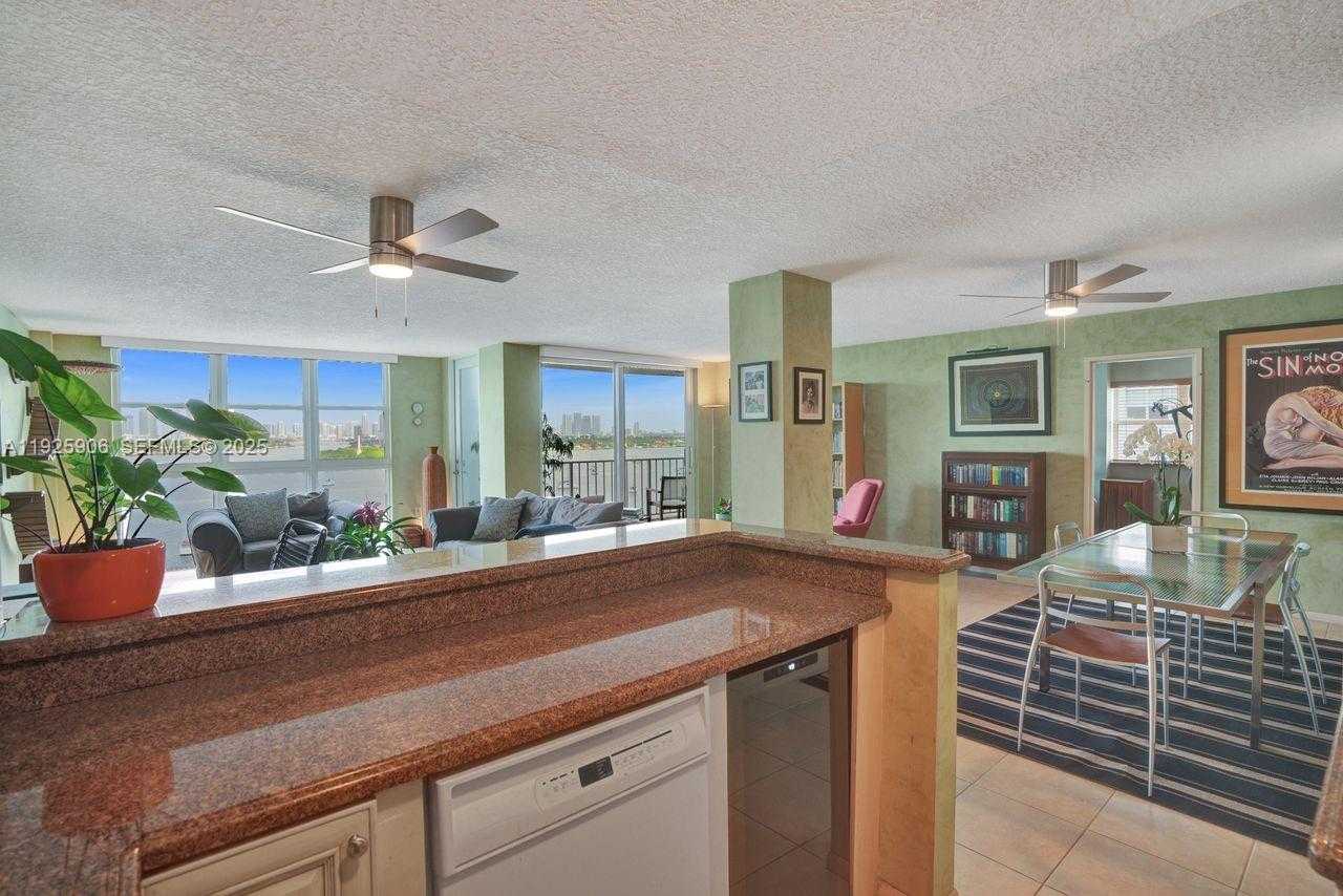 Small Image of 1228 WEST AVE #1002, Miami Beach Number 13