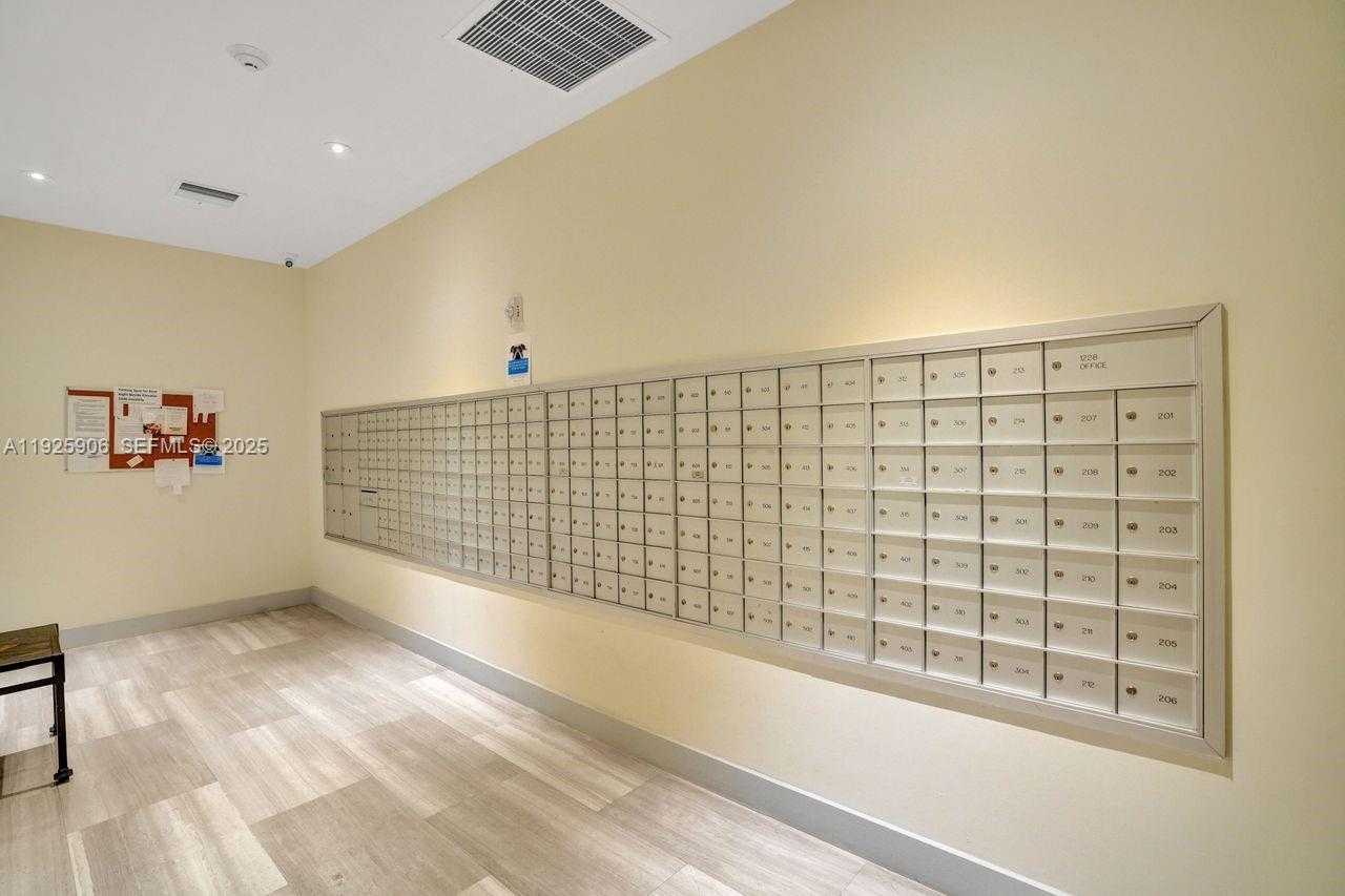 Small Image of 1228 WEST AVE #1002, Miami Beach Number 51