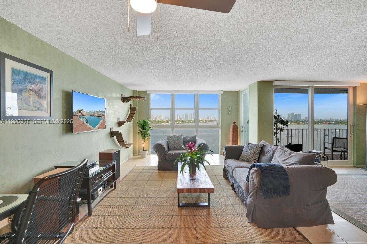 Small Image of 1228 WEST AVE #1002, Miami Beach Number 6