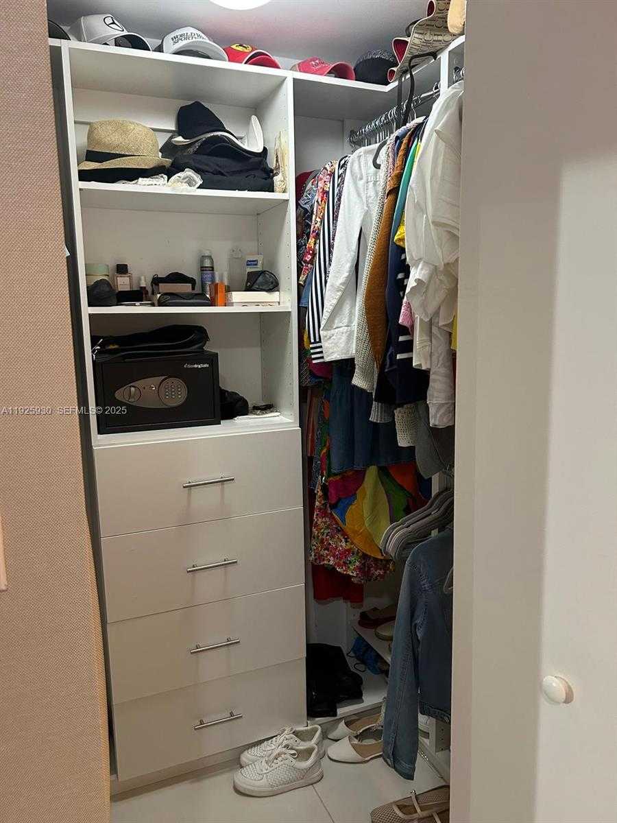 Imagen de Pequeño Objeto