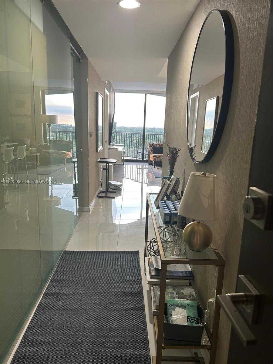 Imagen de Pequeño Objeto