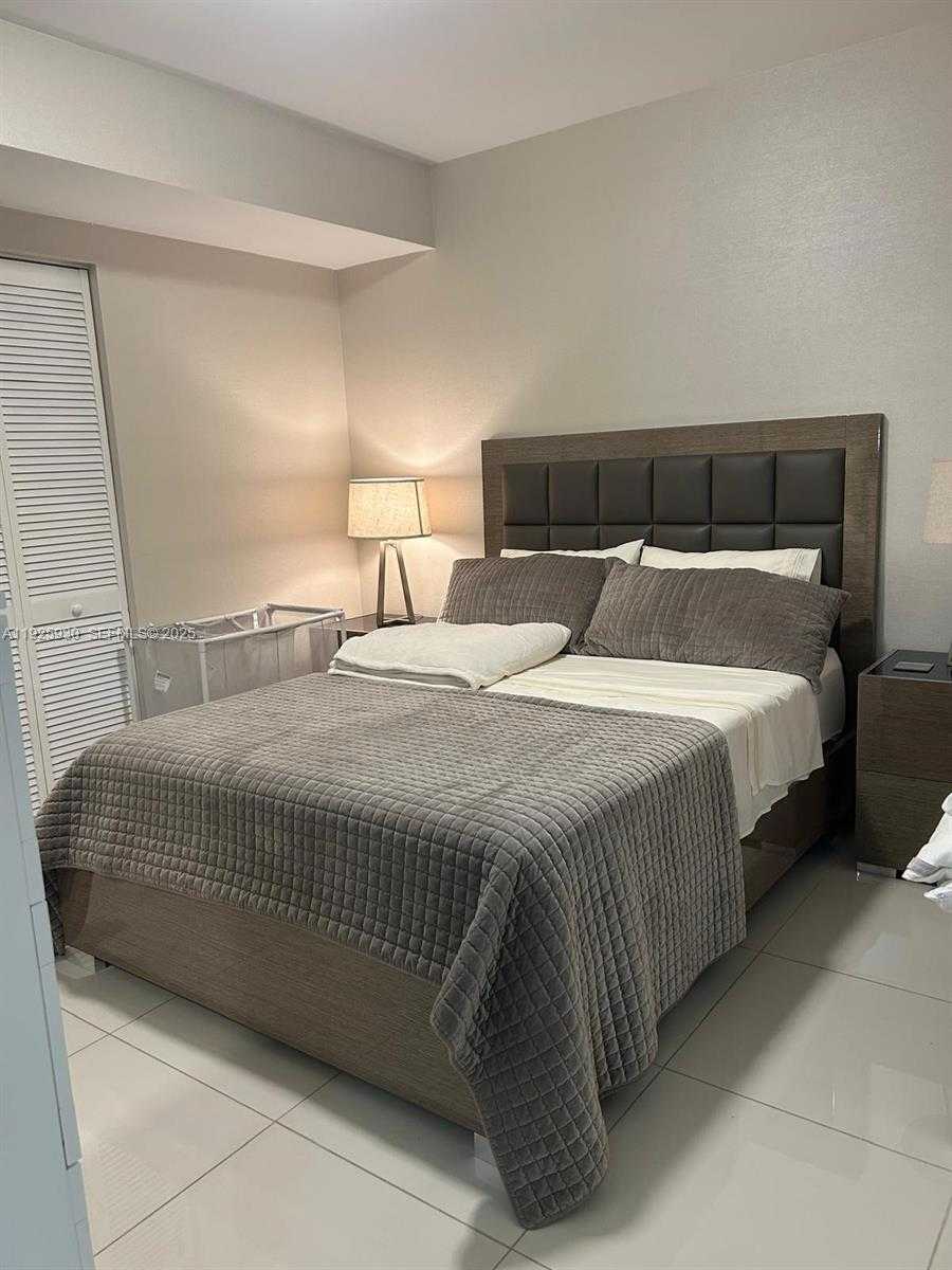 Imagen de Pequeño Objeto