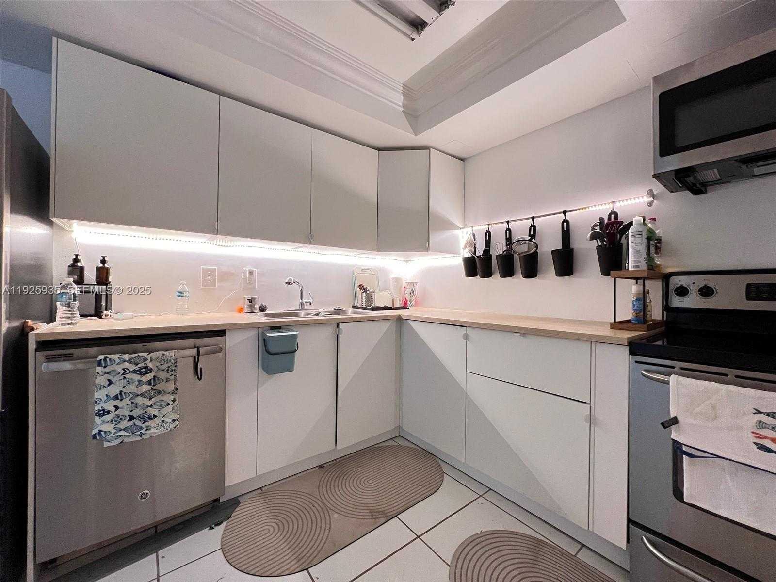 Small Image of 501 THREE ISLANDS BLVD #119, Hallandale Beach Number 8