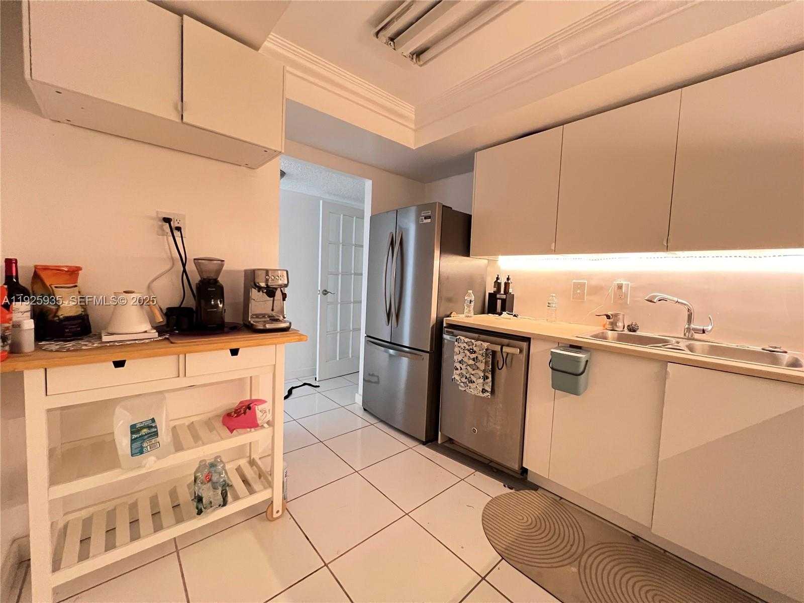 Small Image of 501 THREE ISLANDS BLVD #119, Hallandale Beach Number 9