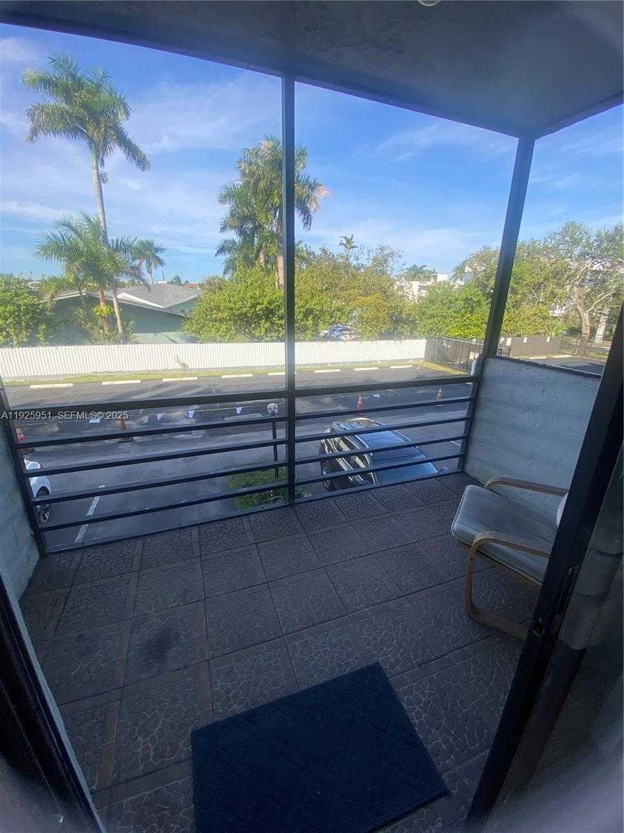 Imagen de Pequeño Objeto