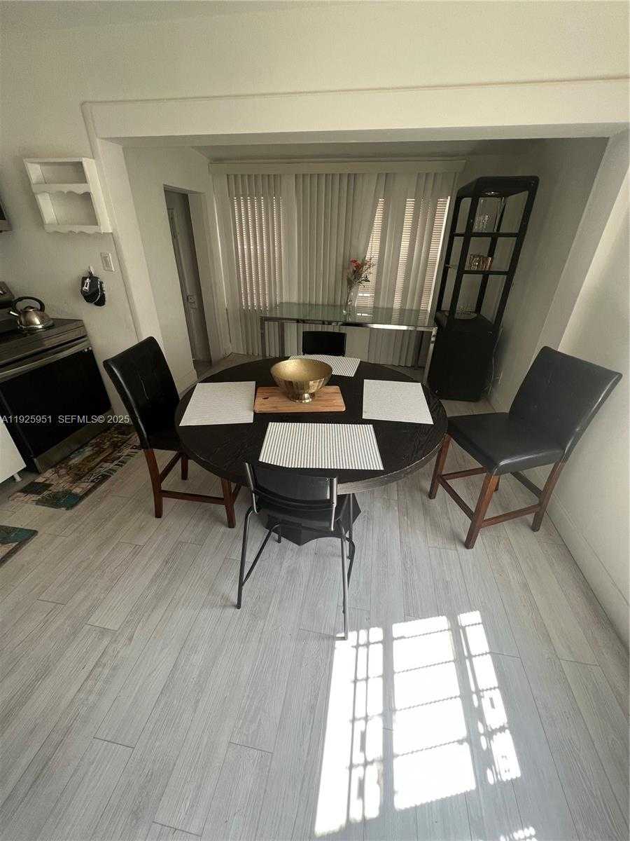 Imagen de Pequeño Objeto