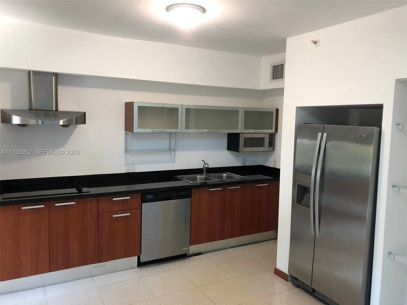 Small Image of 1650 BRICKELL AVE #111, Miami Number 1