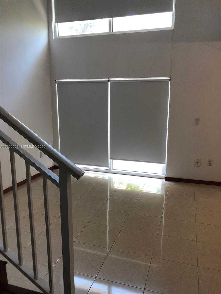 Small Image of 1650 BRICKELL AVE #111, Miami Number 10