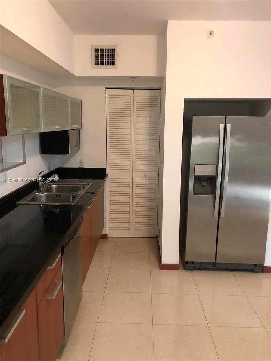 Small Image of 1650 BRICKELL AVE #111, Miami Number 5