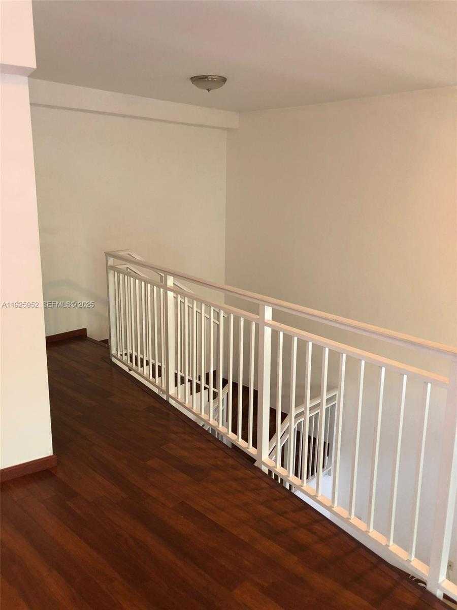 Small Image of 1650 BRICKELL AVE #111, Miami Number 7