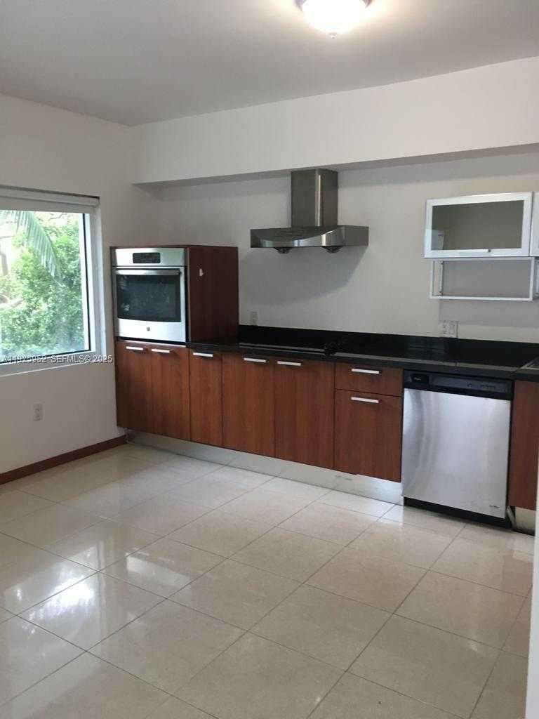 Small Image of 1650 BRICKELL AVE #111, Miami Number 9