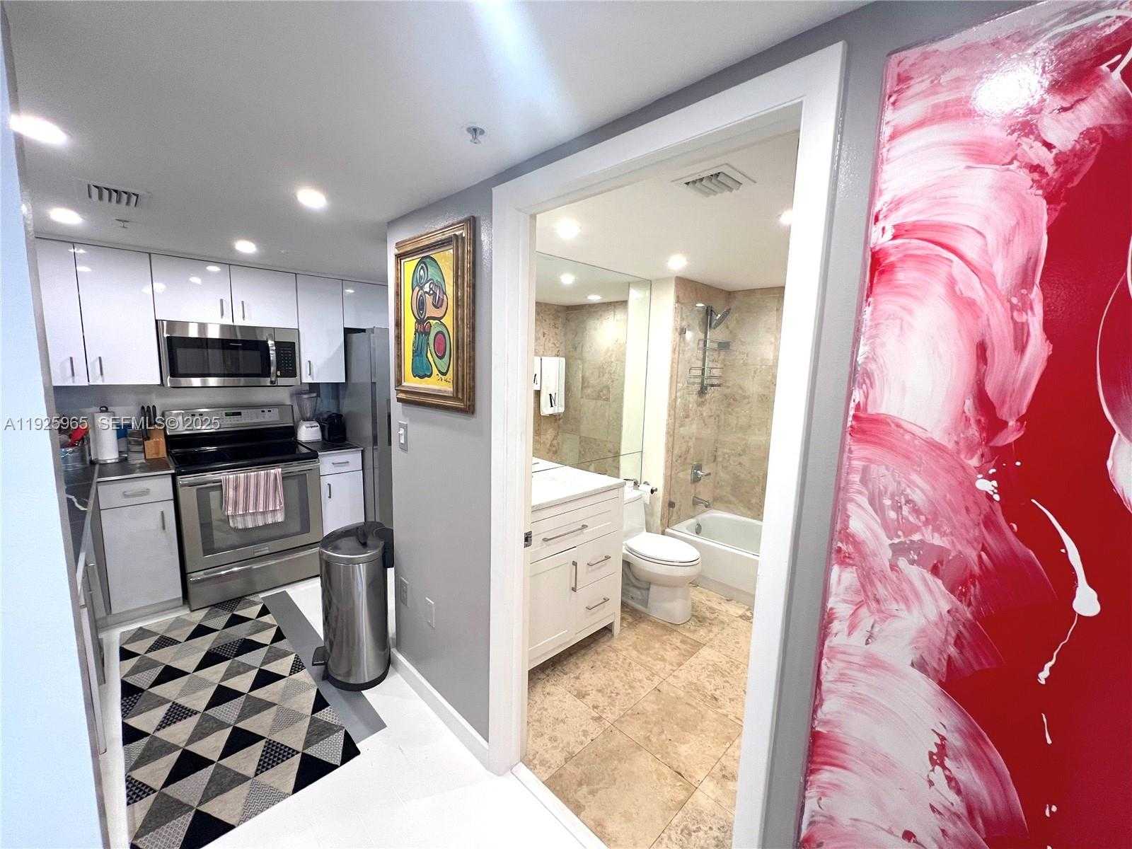 Small Image of 650 WEST AVE #2804, Miami Beach Number 14