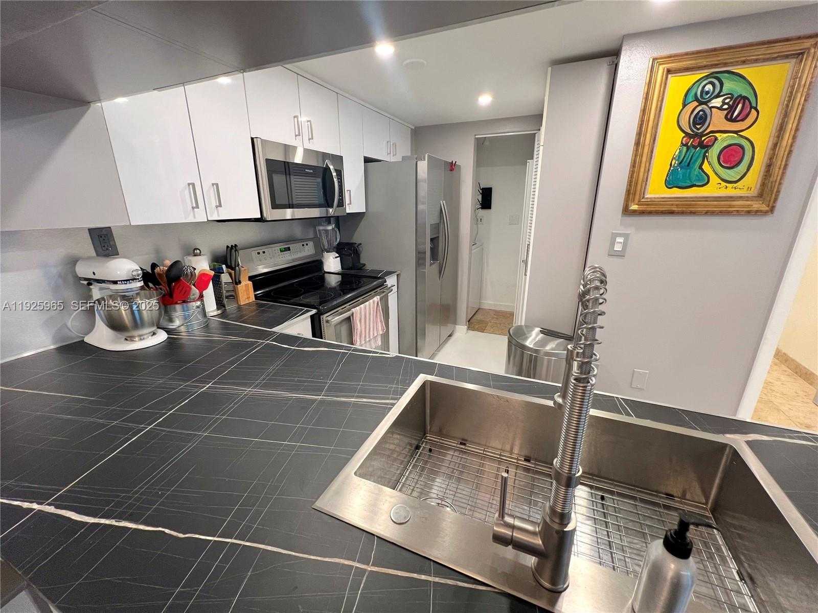 Small Image of 650 WEST AVE #2804, Miami Beach Number 16