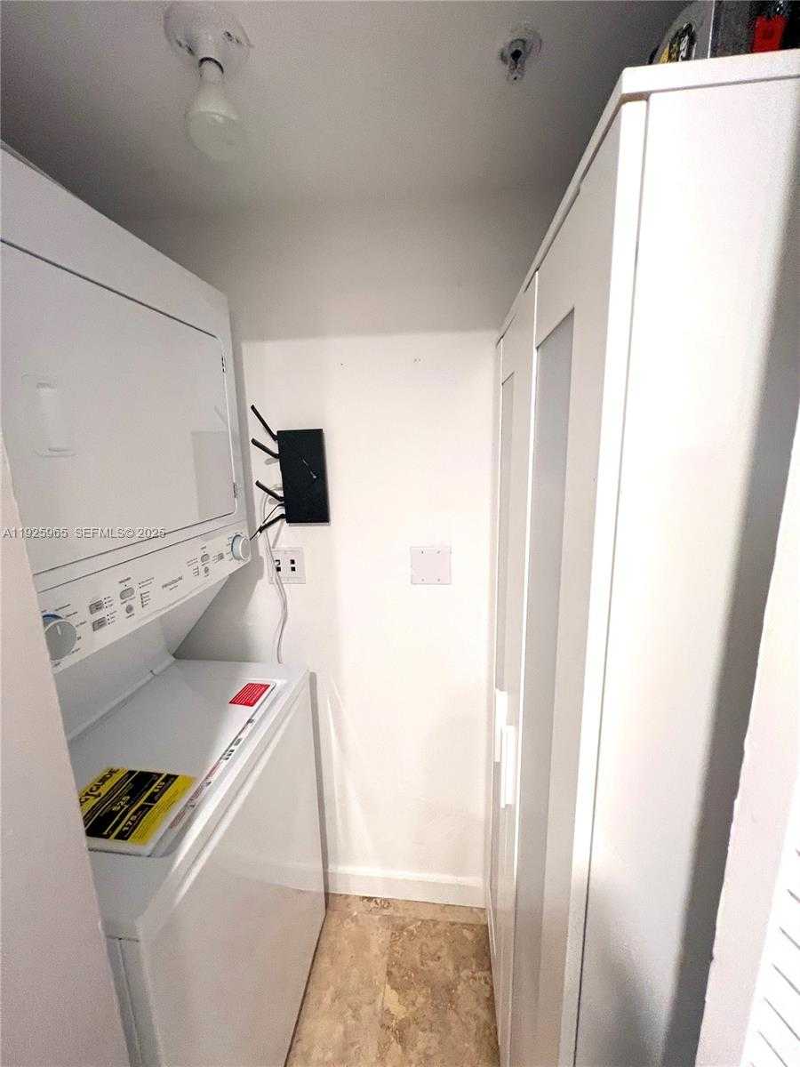 Small Image of 650 WEST AVE #2804, Miami Beach Number 17