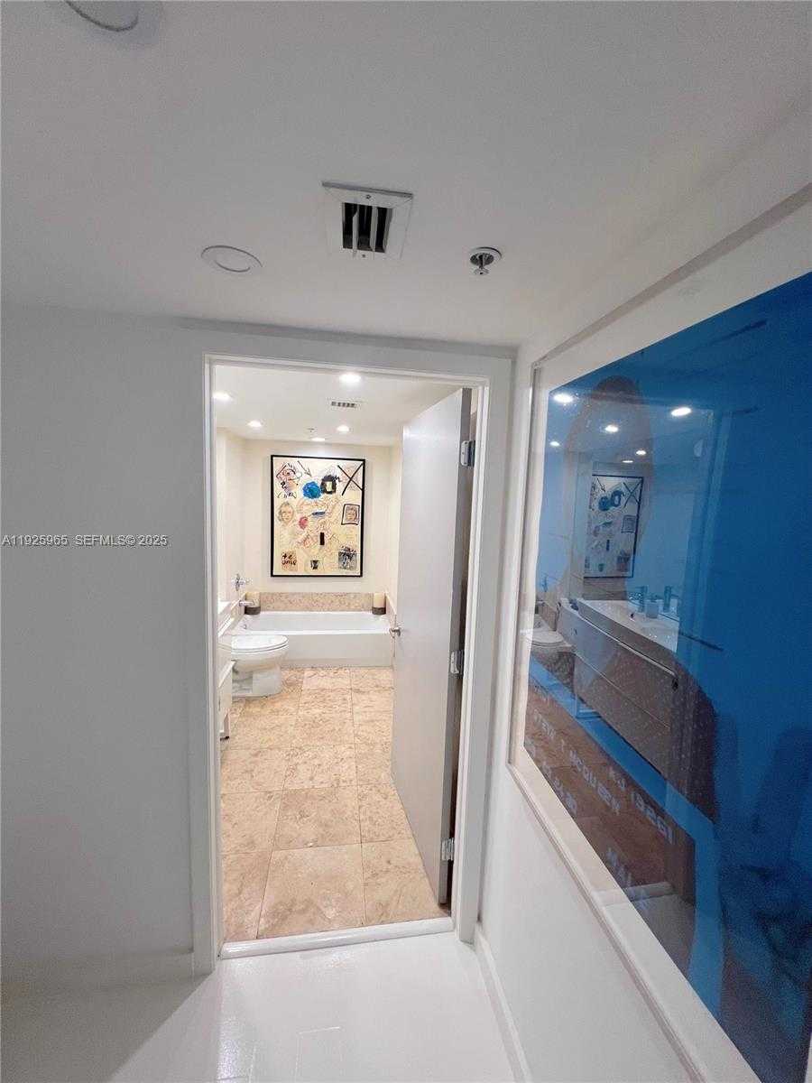 Small Image of 650 WEST AVE #2804, Miami Beach Number 22