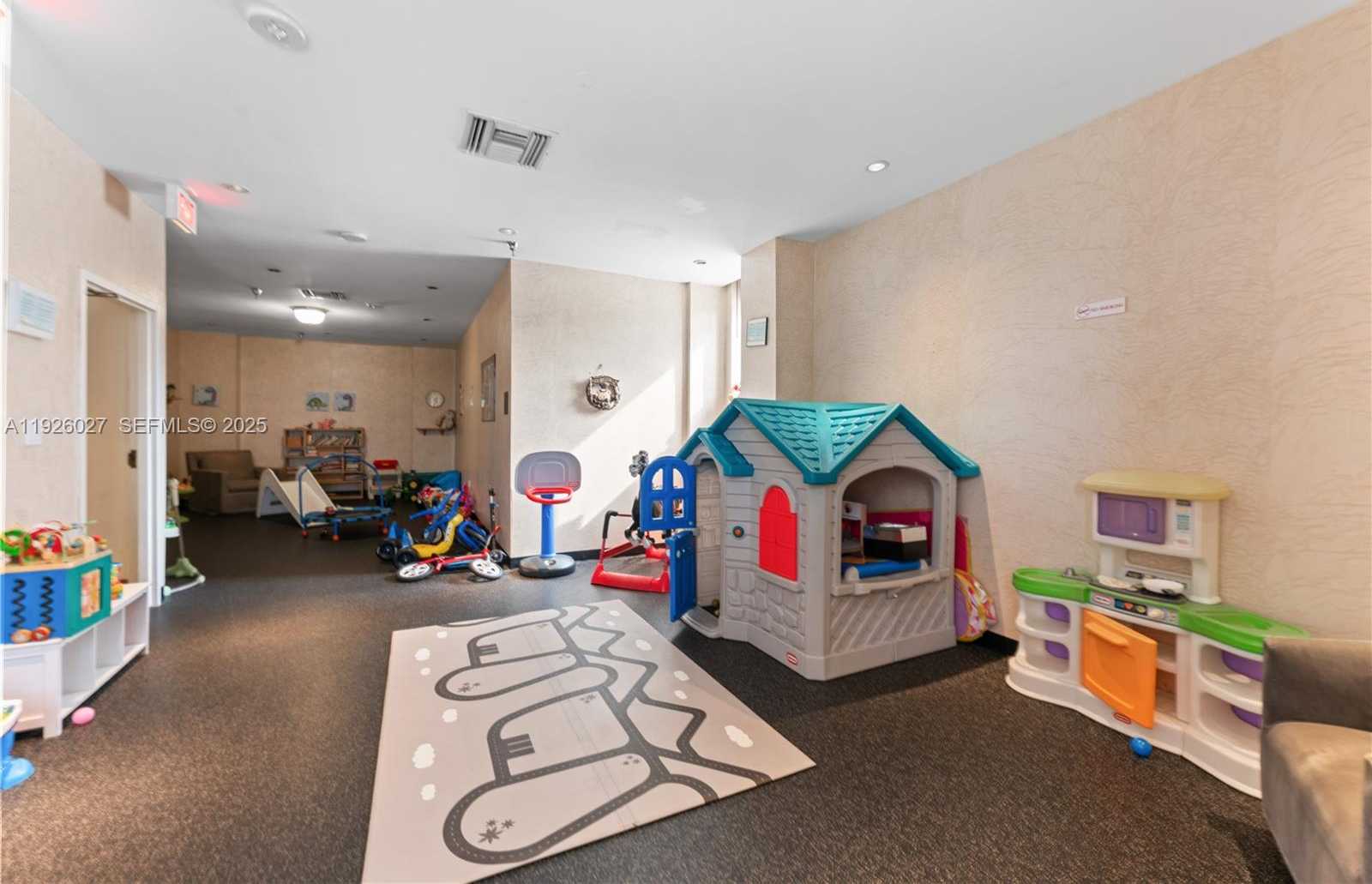 Small Image of 5757 COLLINS AVE #707, Miami Beach Number 26