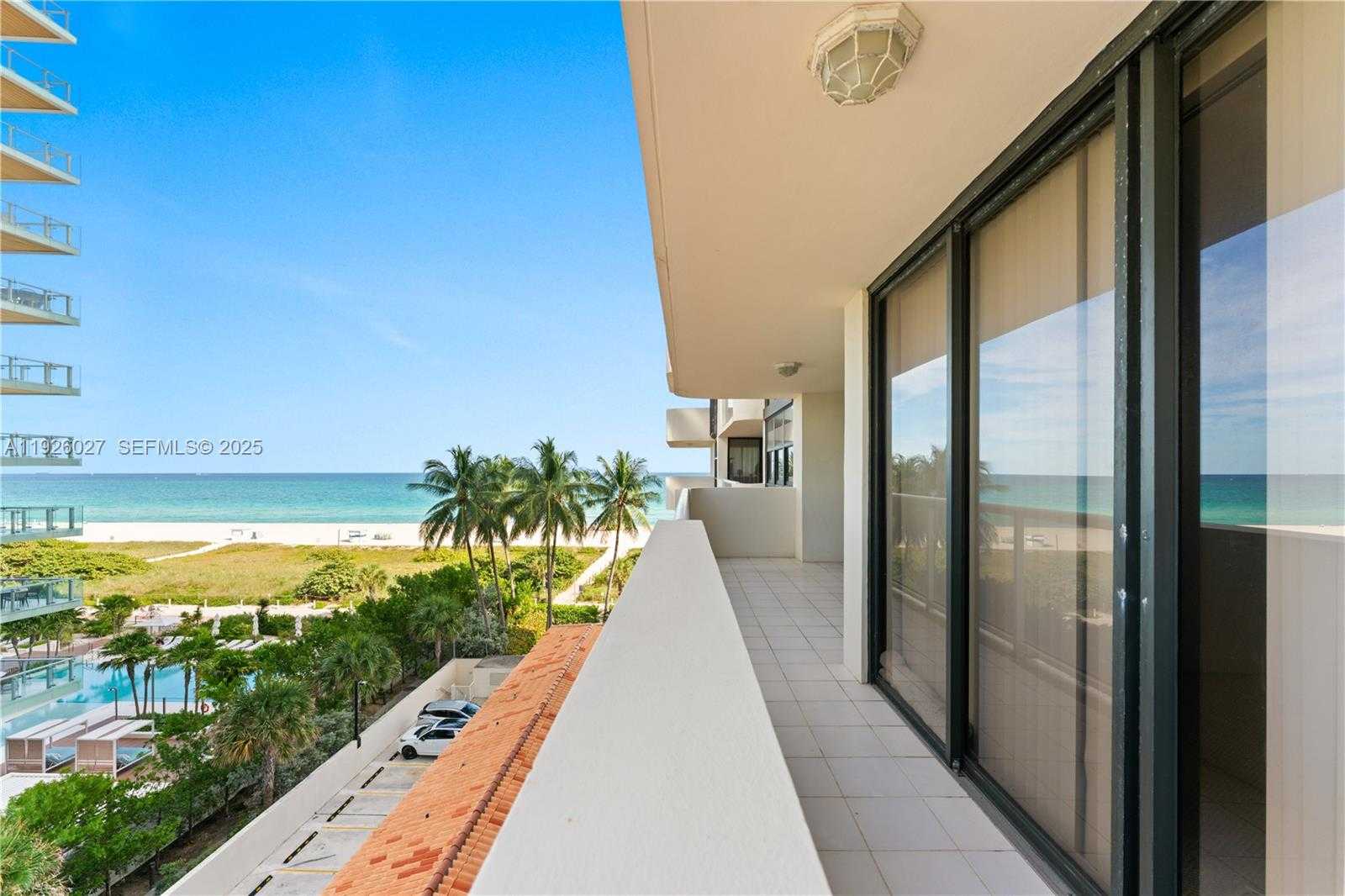 Small Image of 5757 COLLINS AVE #707, Miami Beach Number 3