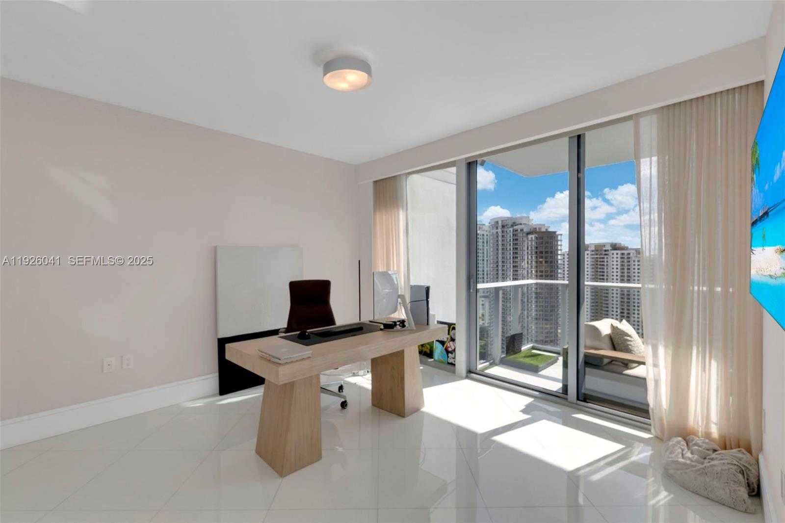 Imagen de Pequeño Objeto