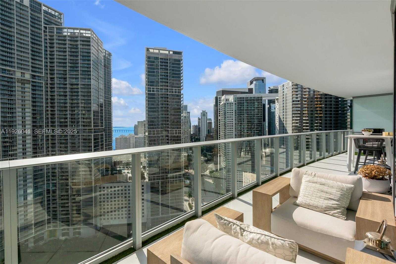 Imagen de Pequeño Objeto