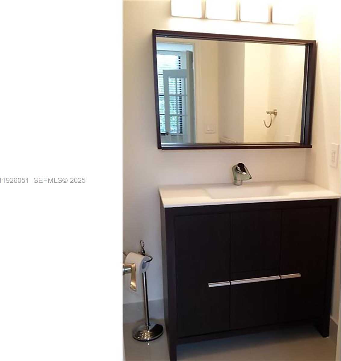 Small Image of Aventura Number 15