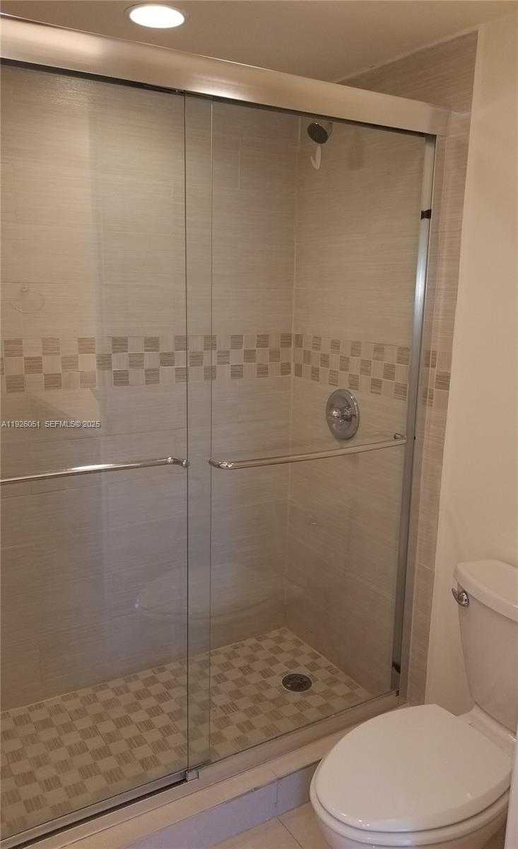 Small Image of Aventura Number 22