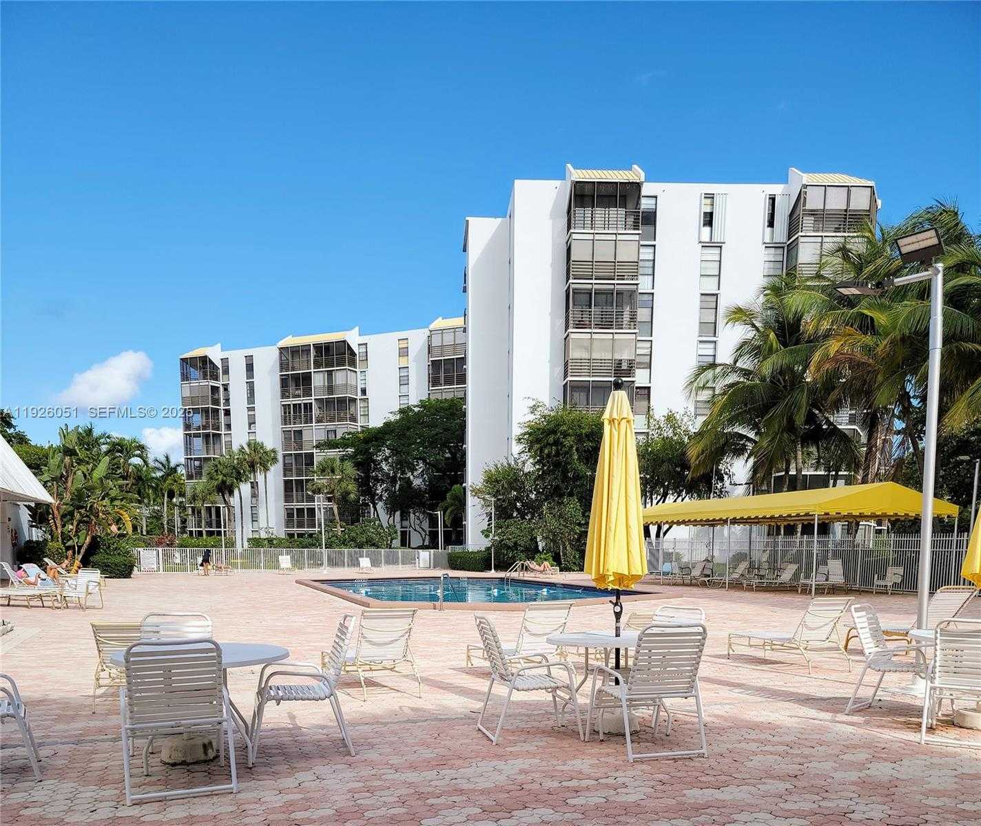 Small Image of Aventura Number 25