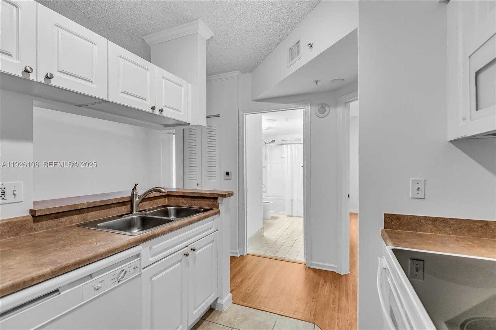 Small Image of 17150 NORTH BAY RD #2301, Sunny Isles Beach Number 10