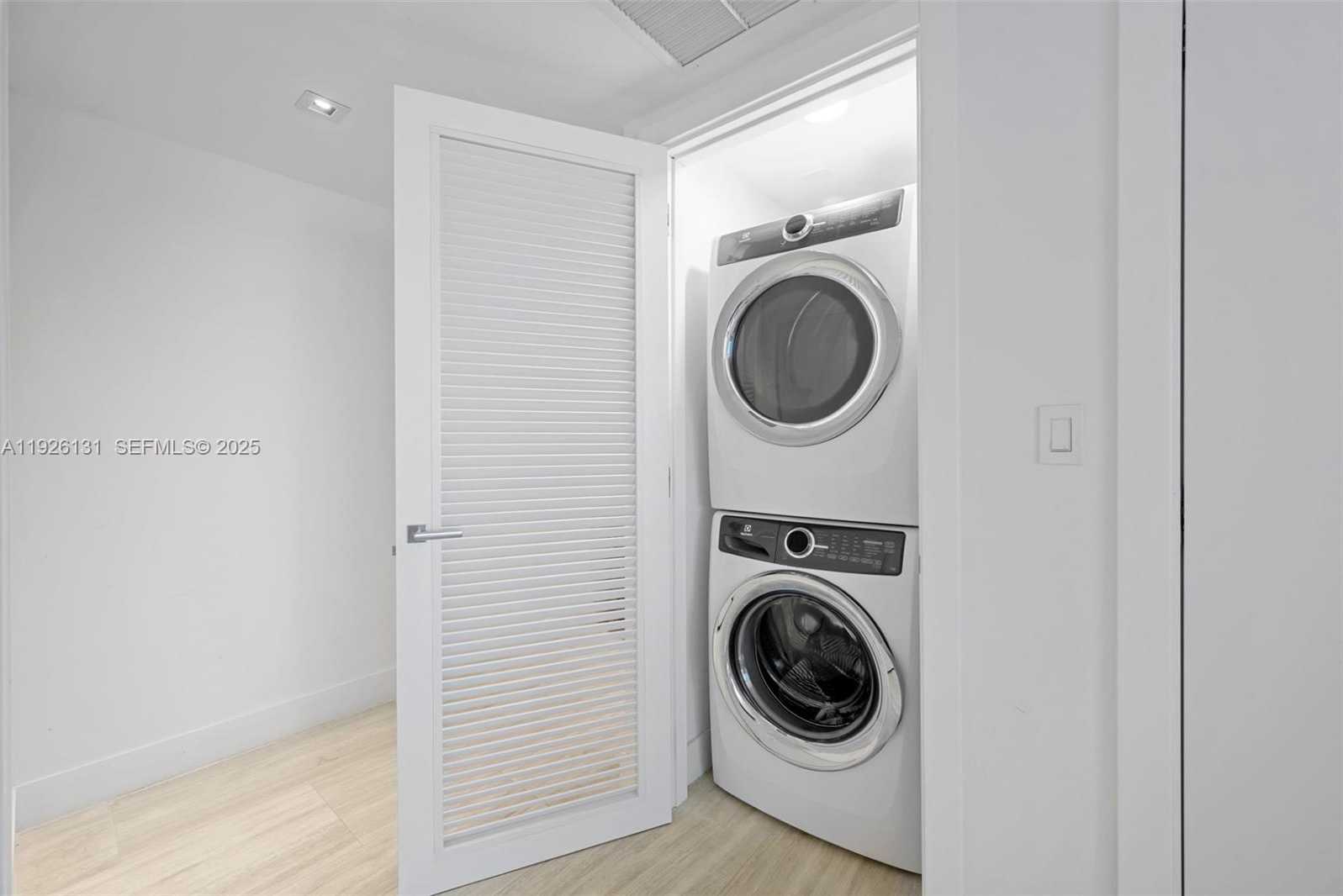 Small Image of 1451 BRICKELL AVE #1106, Miami Number 8