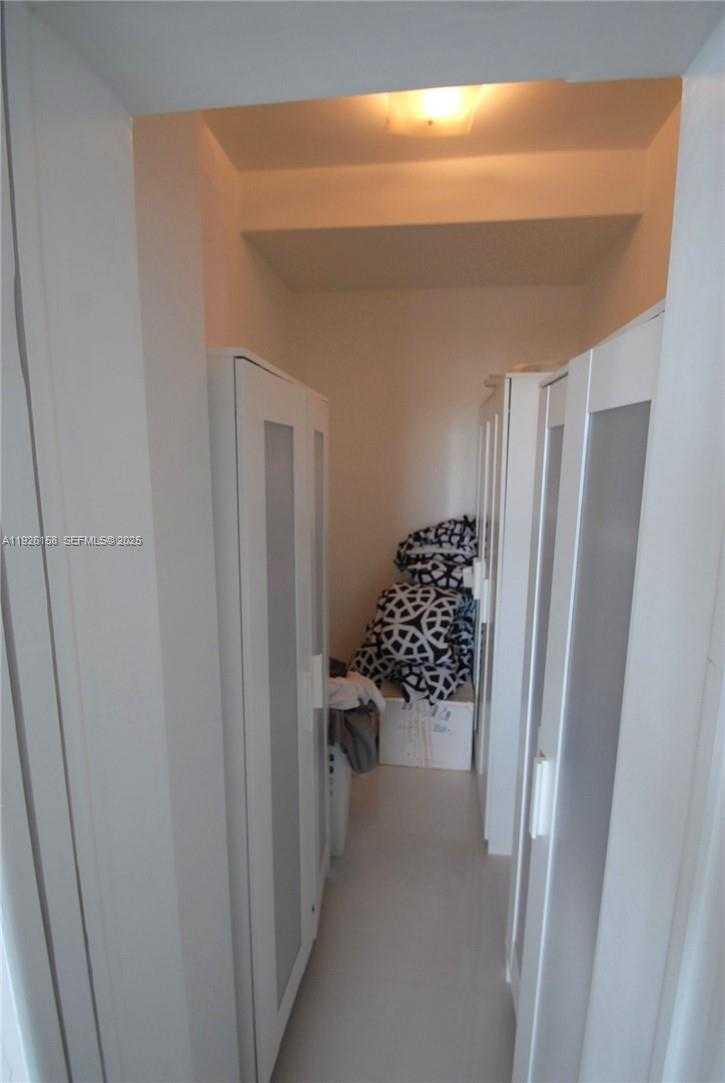 Small Image of 800 WEST AVE #PH27, Miami Beach Number 14