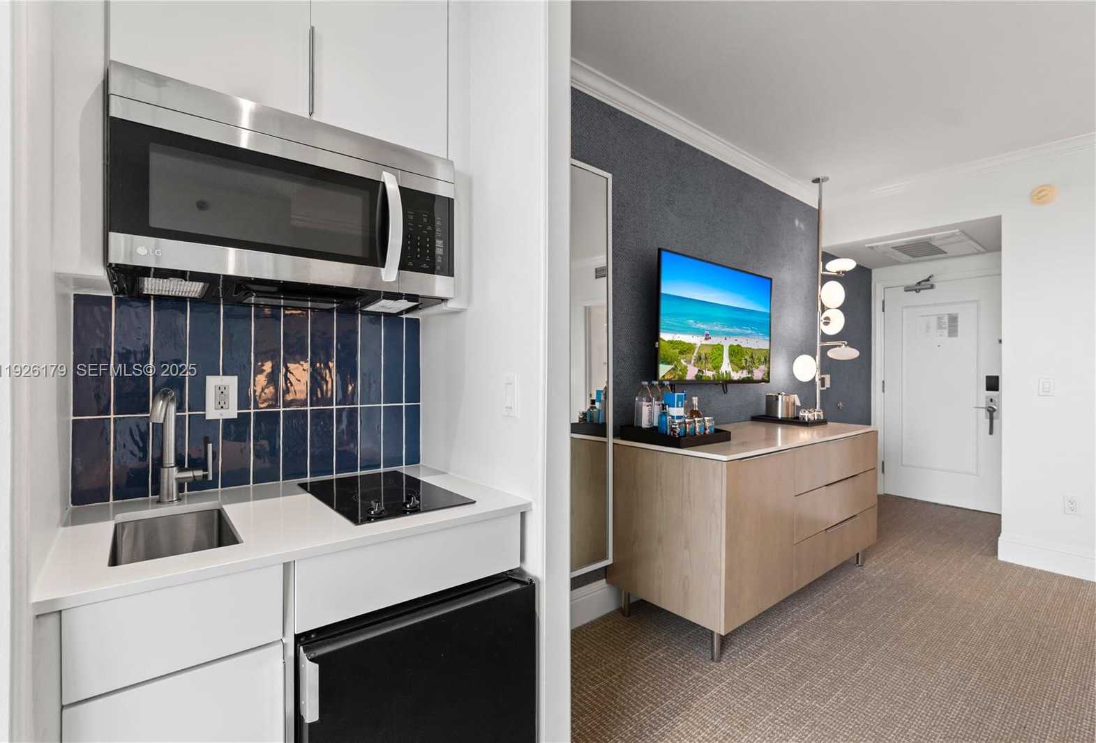 Small Image of 4401 COLLINS AVE #2517, Miami Beach Number 15