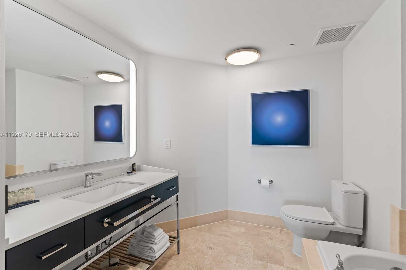 Small Image of 4401 COLLINS AVE #2517, Miami Beach Number 19