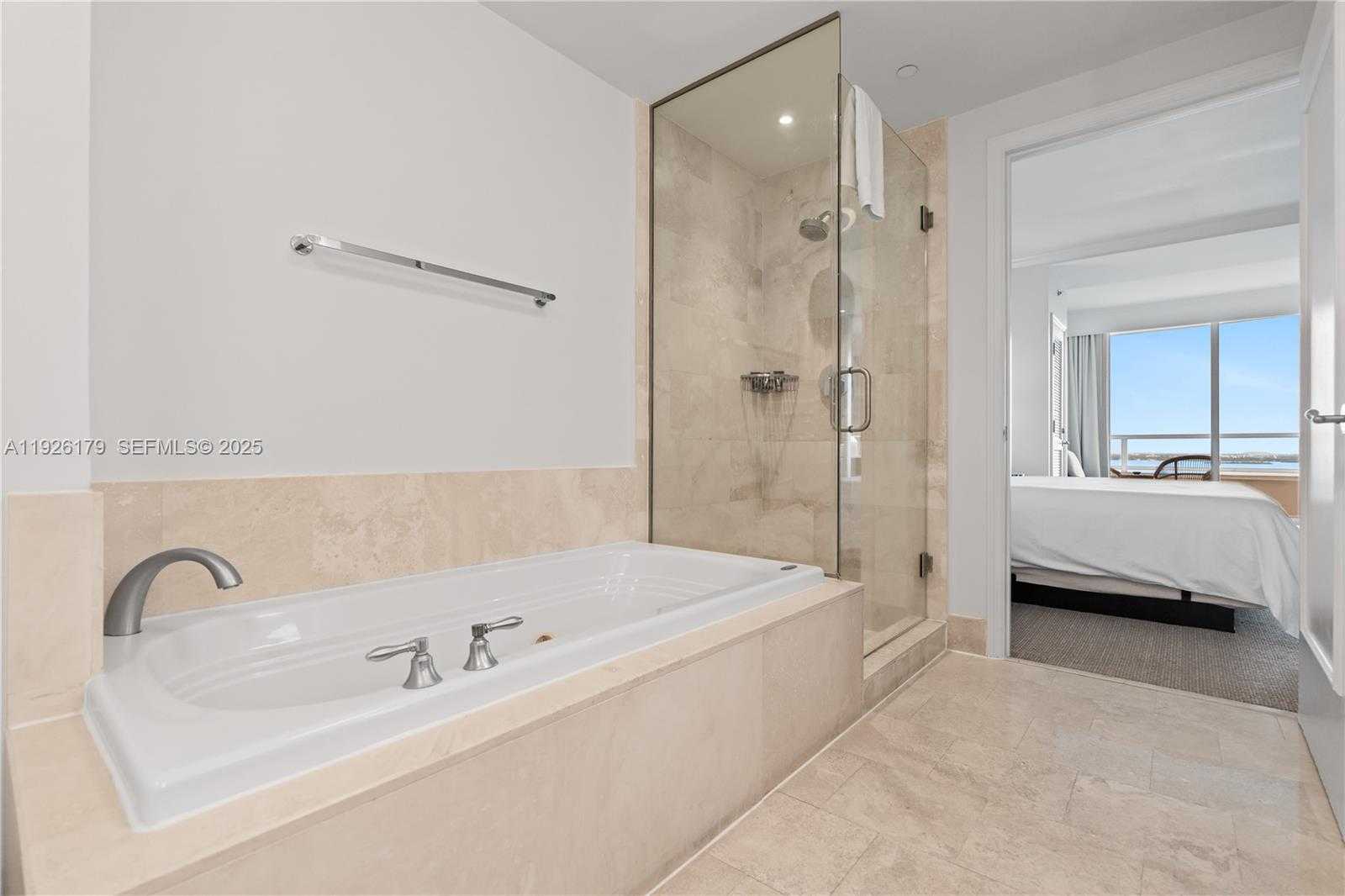 Small Image of 4401 COLLINS AVE #2517, Miami Beach Number 22