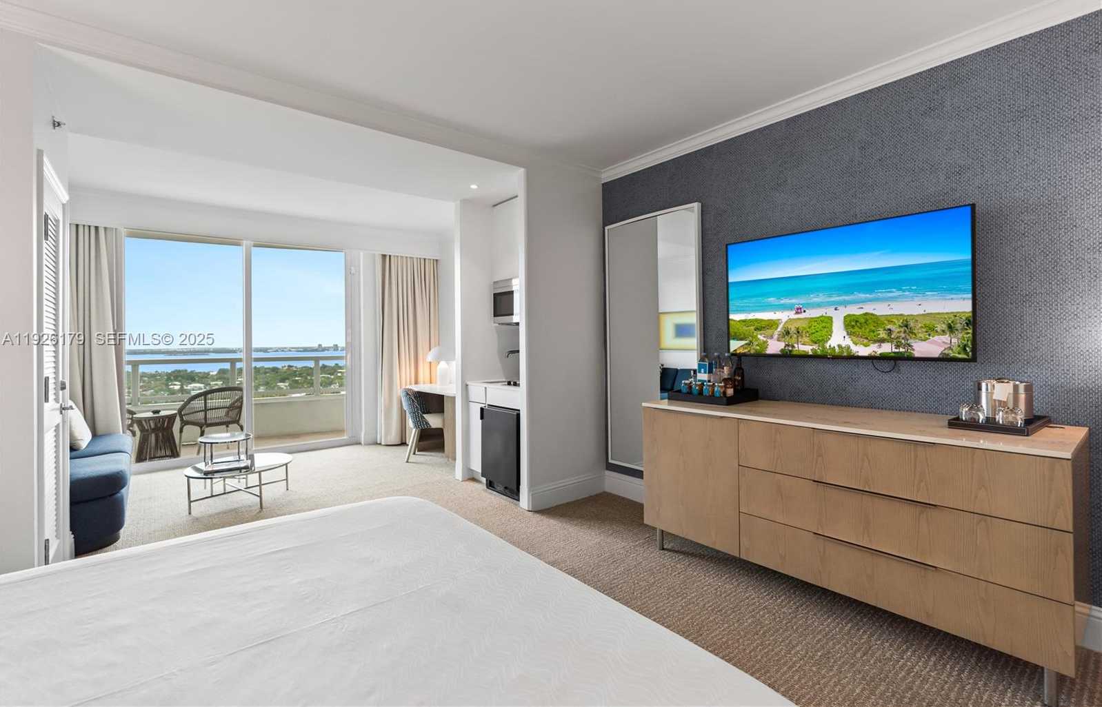 Small Image of 4401 COLLINS AVE #2517, Miami Beach Number 8
