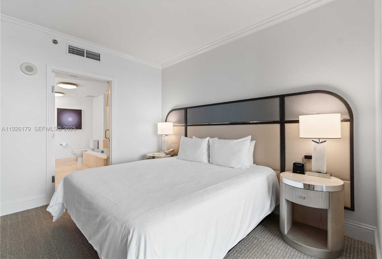 Small Image of 4401 COLLINS AVE #2517, Miami Beach Number 9