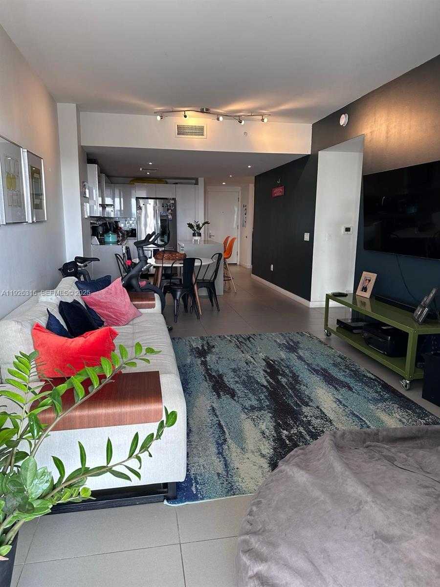 Imagen de Pequeño Objeto