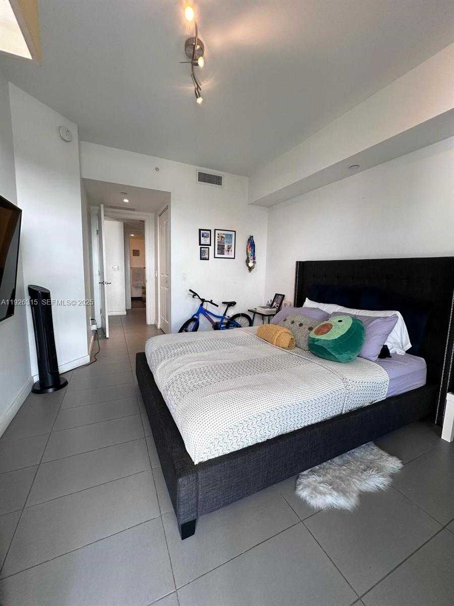 Imagen de Pequeño Objeto