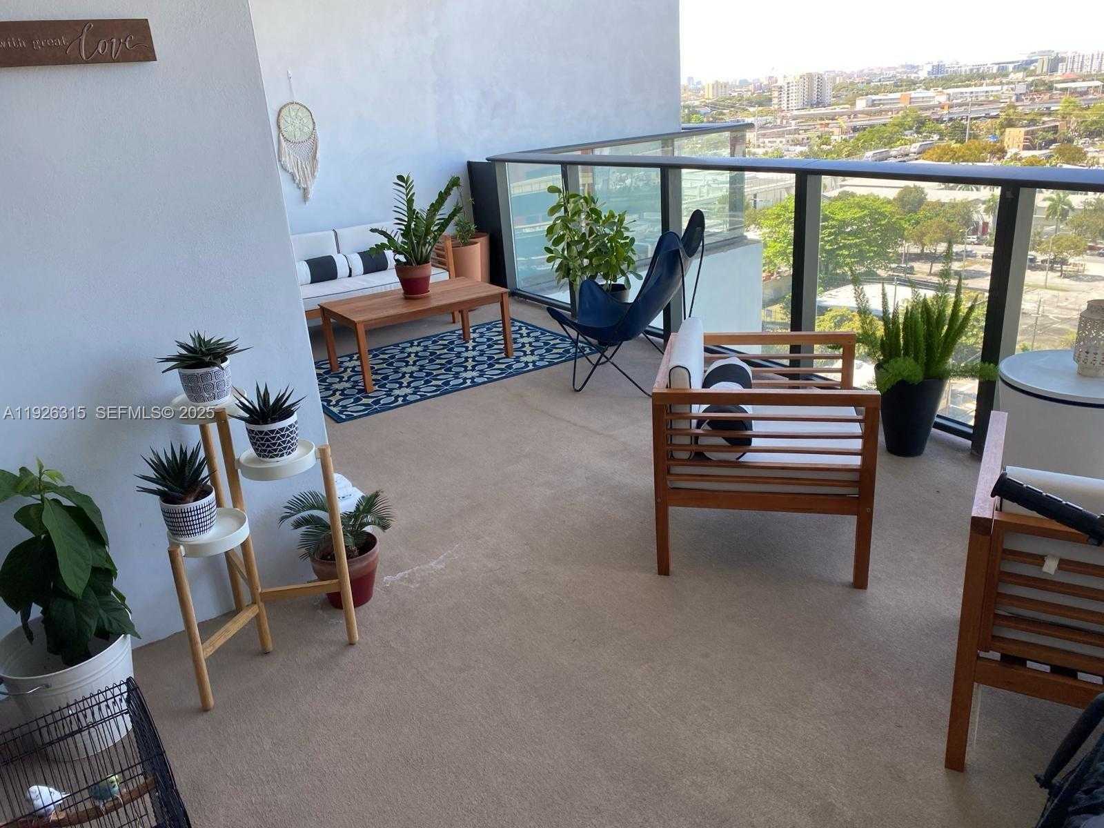 Imagen de Pequeño Objeto