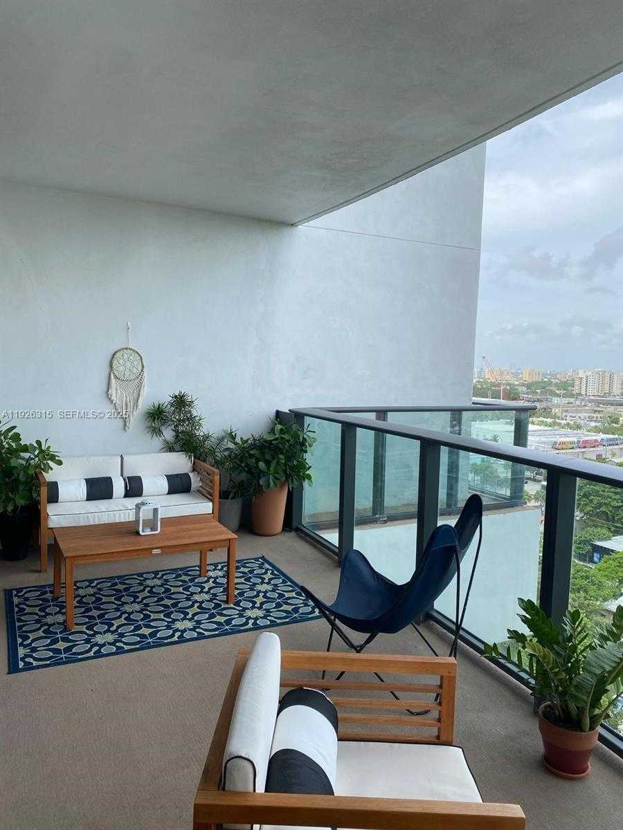 Imagen de Pequeño Objeto