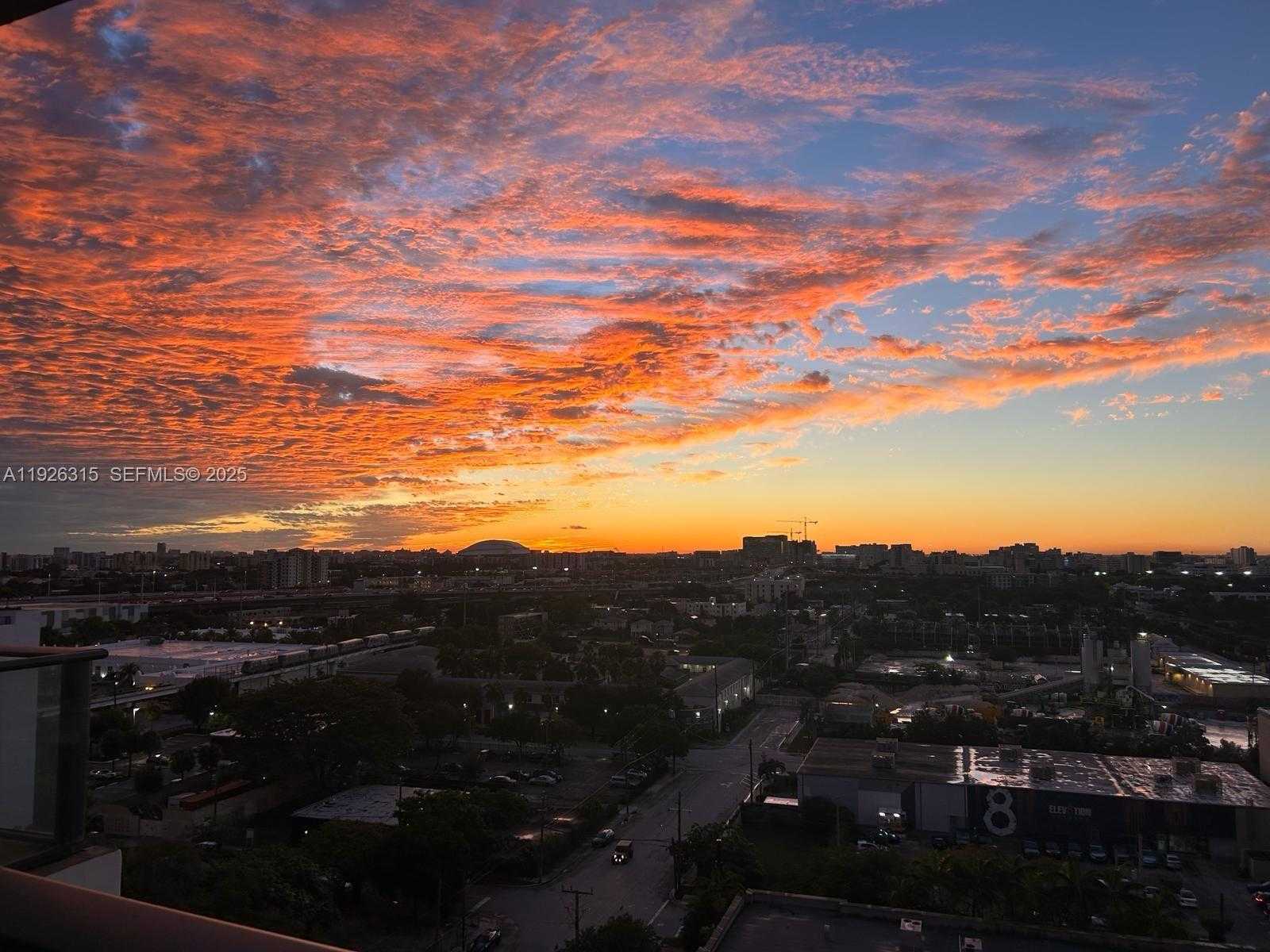 Imagen de Pequeño Objeto