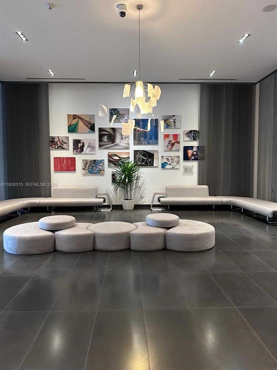 Imagen de Pequeño Objeto