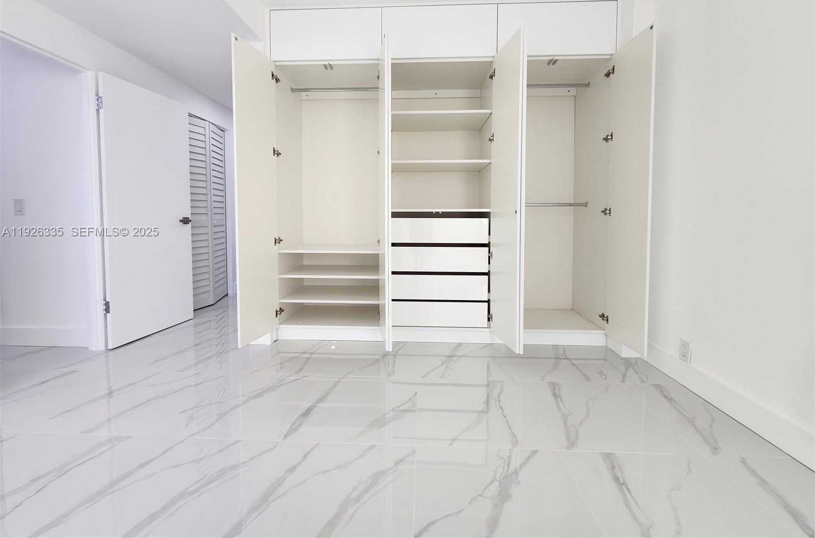 Imagen de Pequeño Objeto