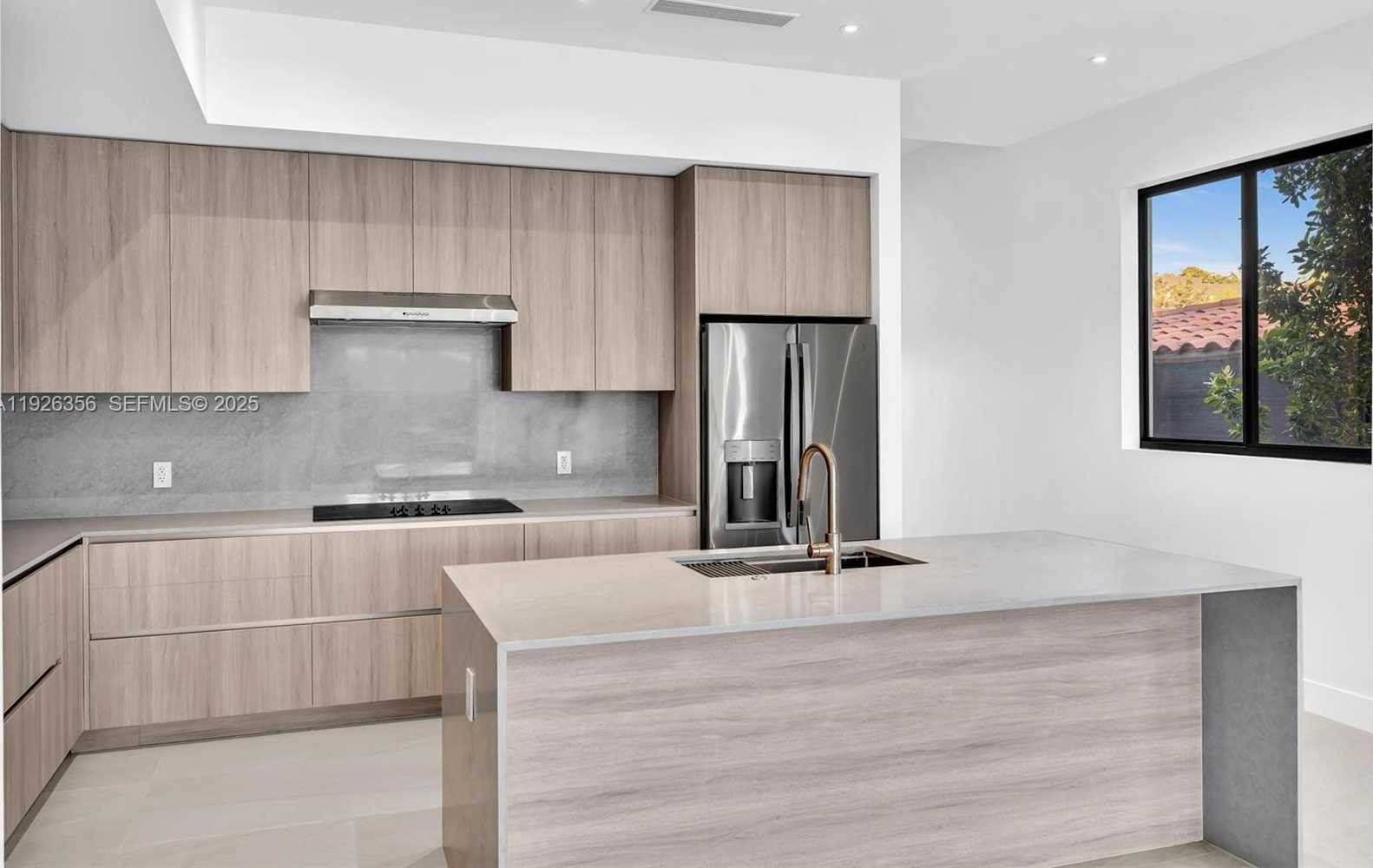 Small Image of 2785 SOUTH WEST 34TH AVE, Miami Number 10