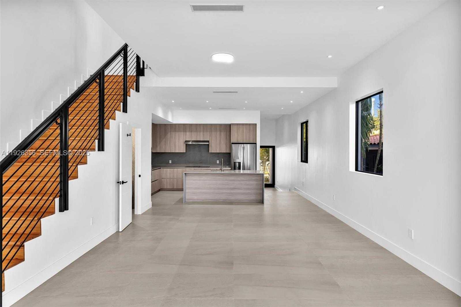 Small Image of 2785 SOUTH WEST 34TH AVE, Miami Number 17