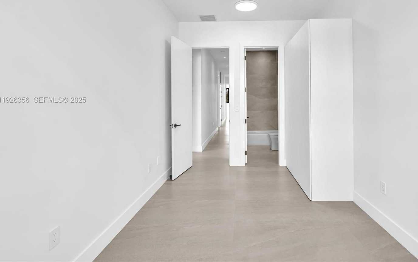 Small Image of 2785 SOUTH WEST 34TH AVE, Miami Number 24